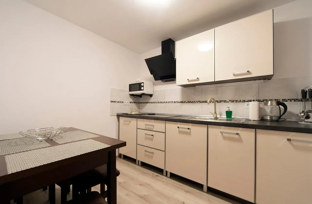 Apartamenty I Pokoje Karpacz - Centrum Karpacza, Parking W Cenie! Polónia